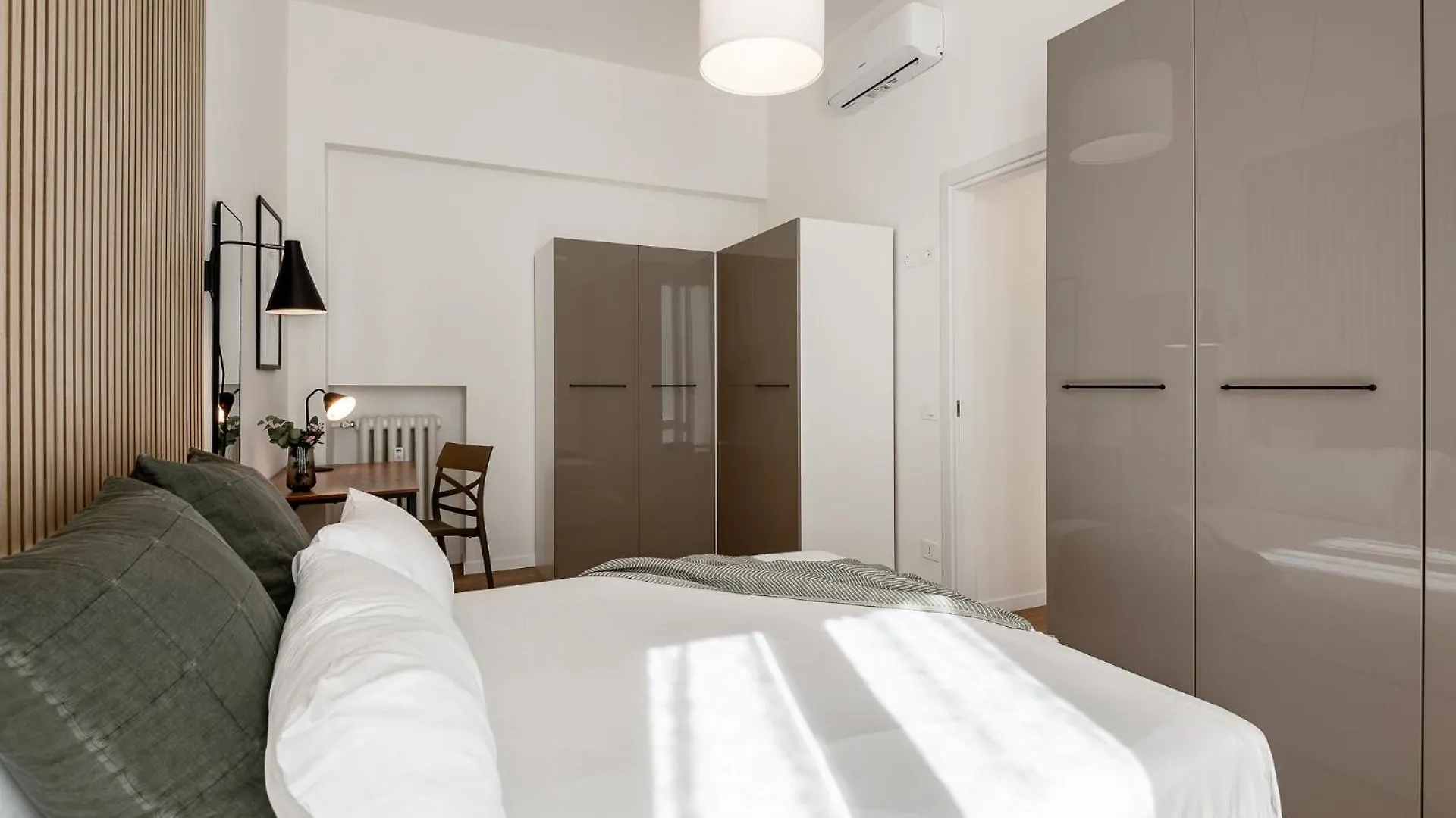 Stayeasy Sardegna - 2Bedrooms 2Baths - City Center Milan Apartment